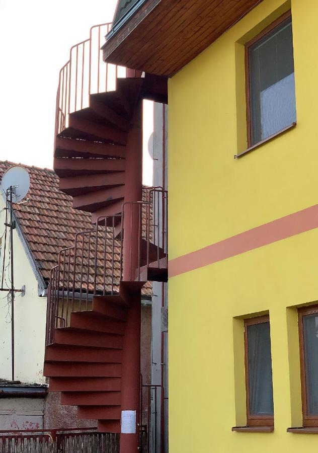 2-Izbovy Apartman Mlynica S Balkonom المظهر الخارجي الصورة